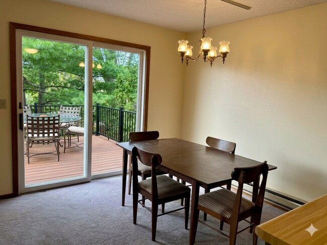 Foto del edificio - 606 Vilas St