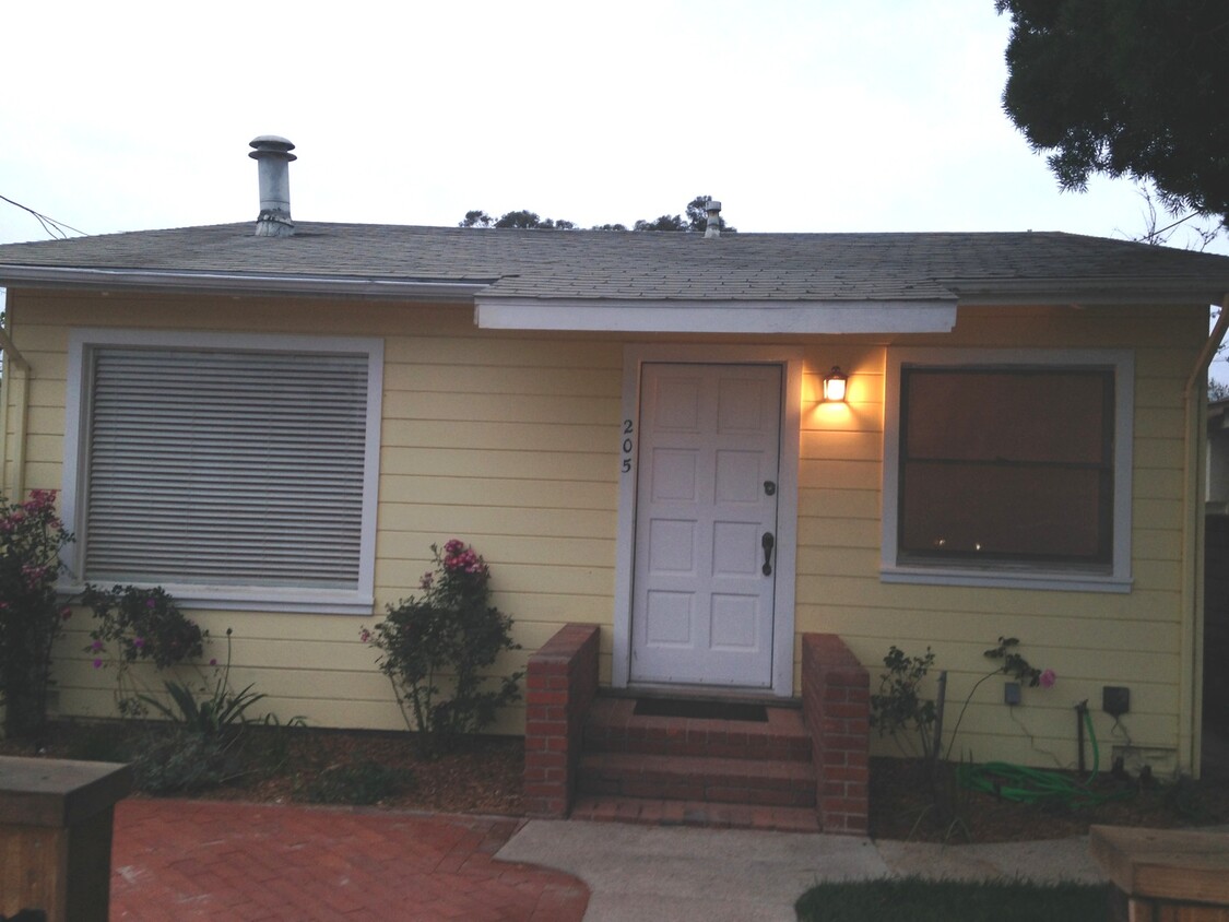 Primary Photo - SPLIT LEVEL HOUSE IN ORCUTT - 2 SEPARATE L...