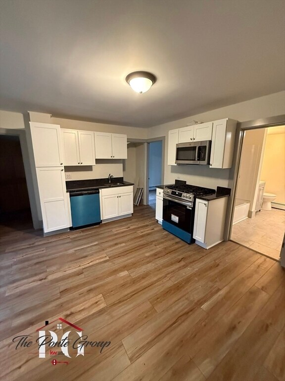 Foto del edificio - 18 Railroad Ave