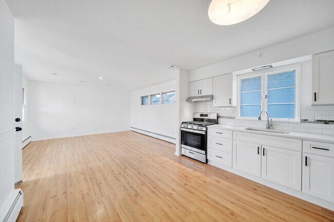 Building Photo - 440 Boulevard