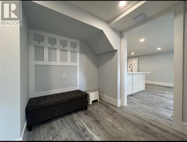Building Photo - 76 Montcalm Dr