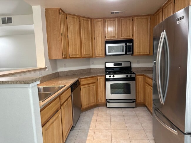 Building Photo - 1 Bedroom ground floor at Tanamera