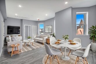 Building Photo - 155 Clifton Ave