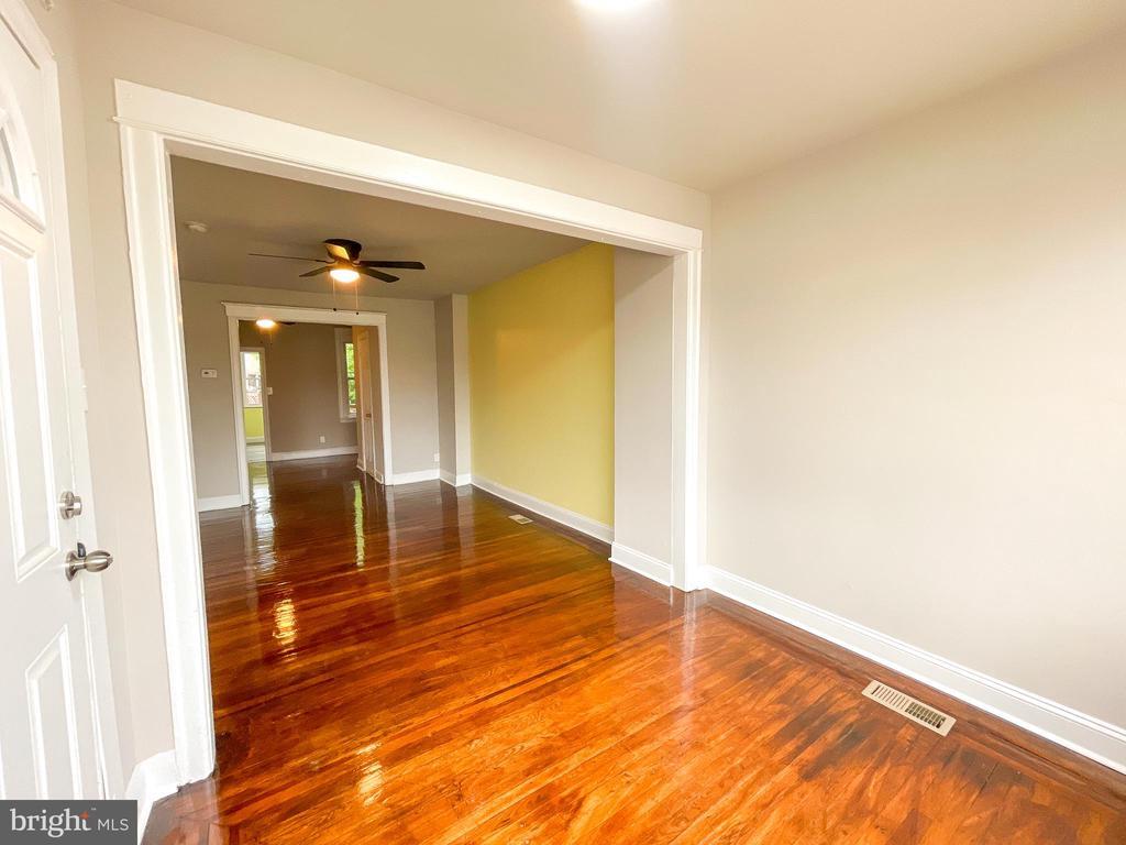 Primary Photo - 6818 Wyncote Ave