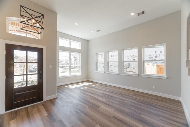 Foto del edificio - 2016 Woodland Park Ct