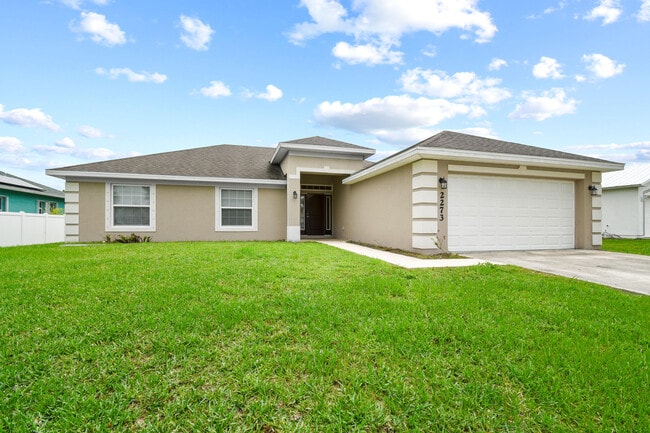 Building Photo - 2273 SW Monterrey Ln