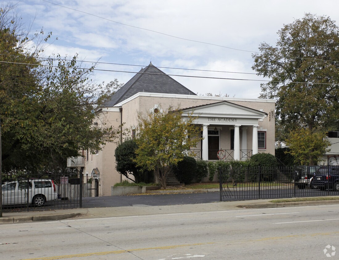 Foto principal - 368 NE Moreland Ave