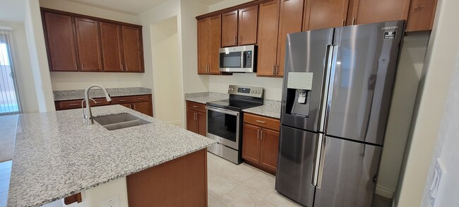 Kitchen - 9502 E Static Ave