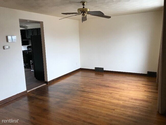 Building Photo - 3 br, 1 bath House - 1405 Belasco Ave