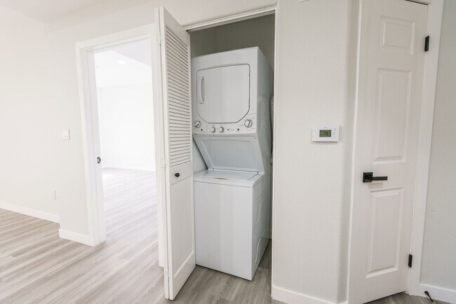 Interior Photo - 2820 Sawtelle Blvd