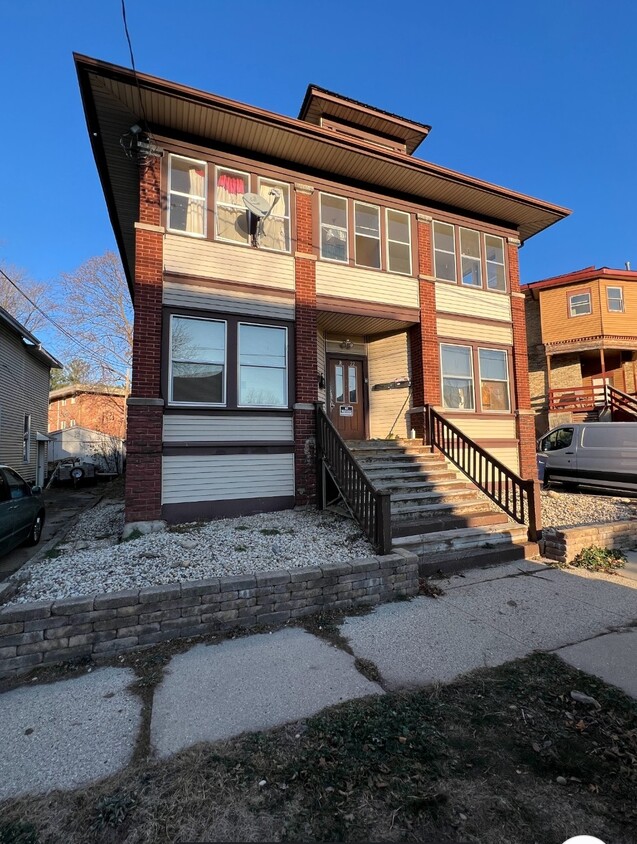 Primary Photo - 18 N Atwood Ave