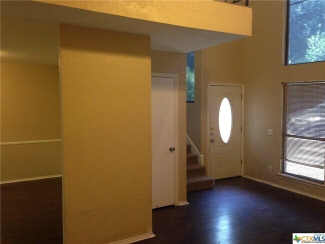 Building Photo - 803 Ranch Rd 12