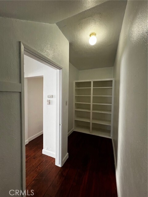 Foto del edificio - 1487 Henderson Ave