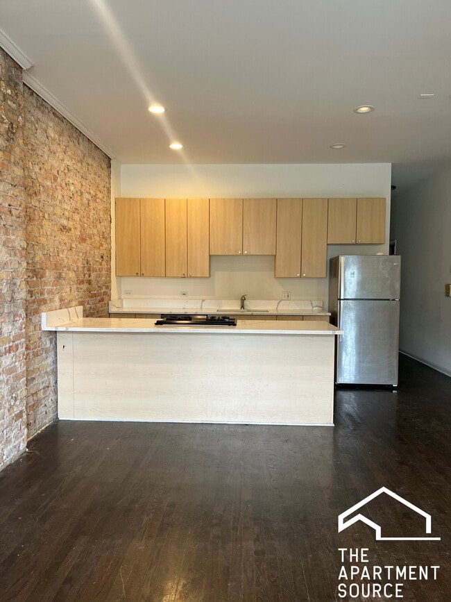 Foto del edificio - 2833 W Medill Ave