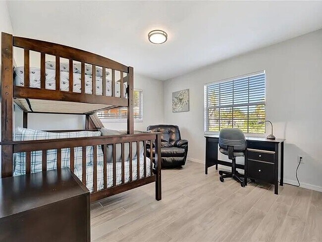 Foto del edificio - 2916 Woodcrest Dr