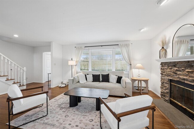 Foto del edificio - 97 Grant Dr