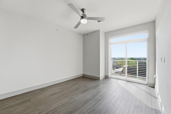 Building Photo - 6955 Turtlewood Dr