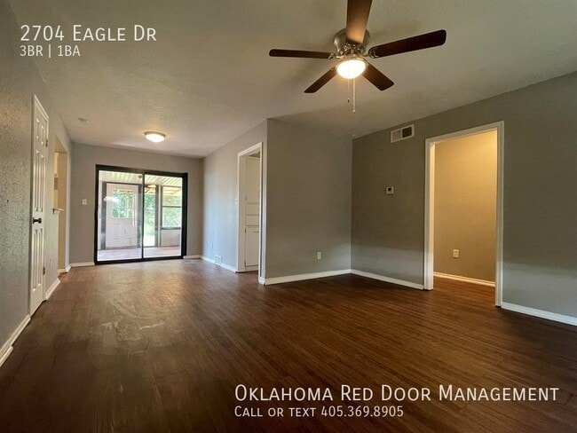 Building Photo - 2704 Eagle Dr