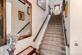 Building Photo - 6181 Island Walk