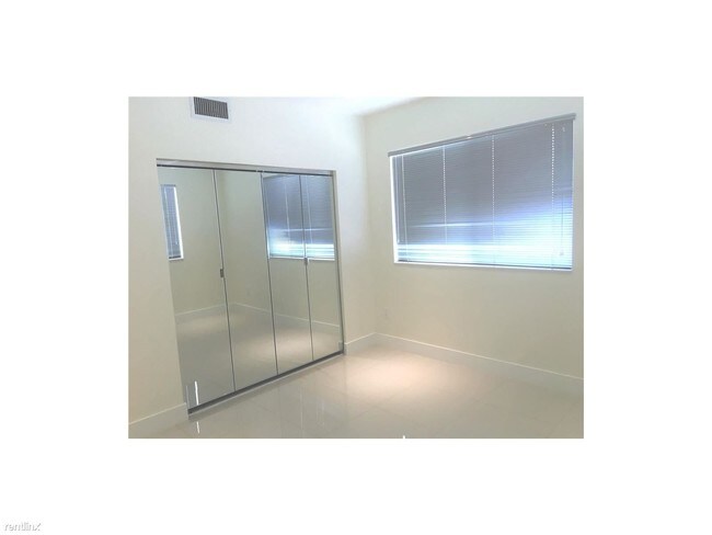 Foto del edificio - 1620 Bay Rd