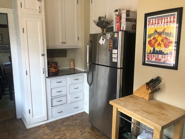 Kitchen - 1615 N 60th St