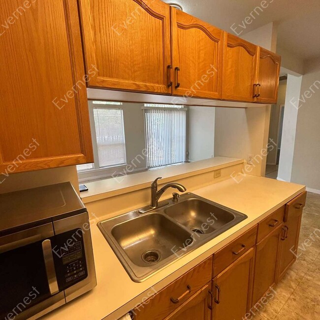 Building Photo - 517-519 Gregory Ct