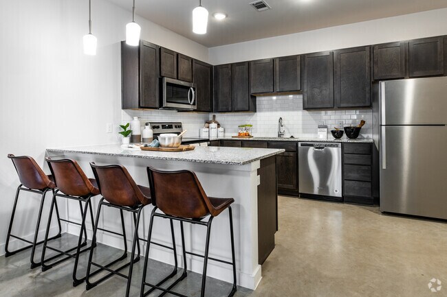 1HAB, 1BA - 721 ft² - The Ridge at Headwaters