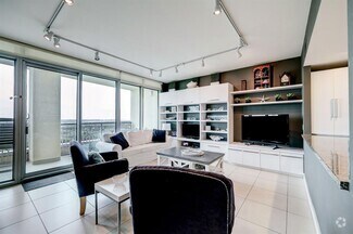 Building Photo - 801 E Beach Dr