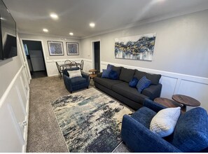 Building Photo - 627 N 41st St