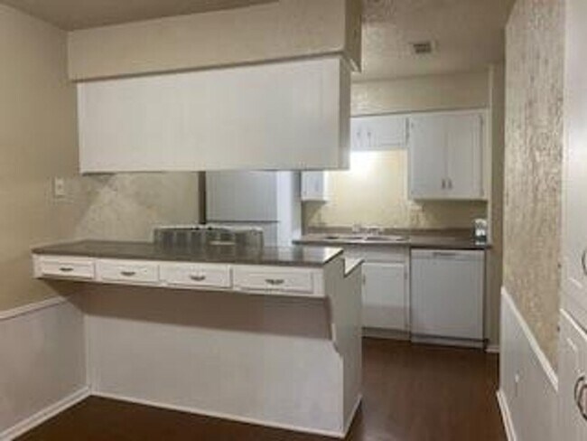 Foto del edificio - 708-714 E  Pecan St