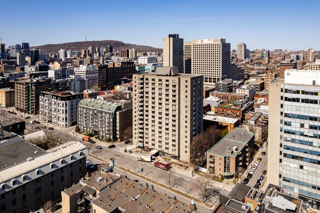 Aerial Photo - 955 Boul René-Lévesque Est