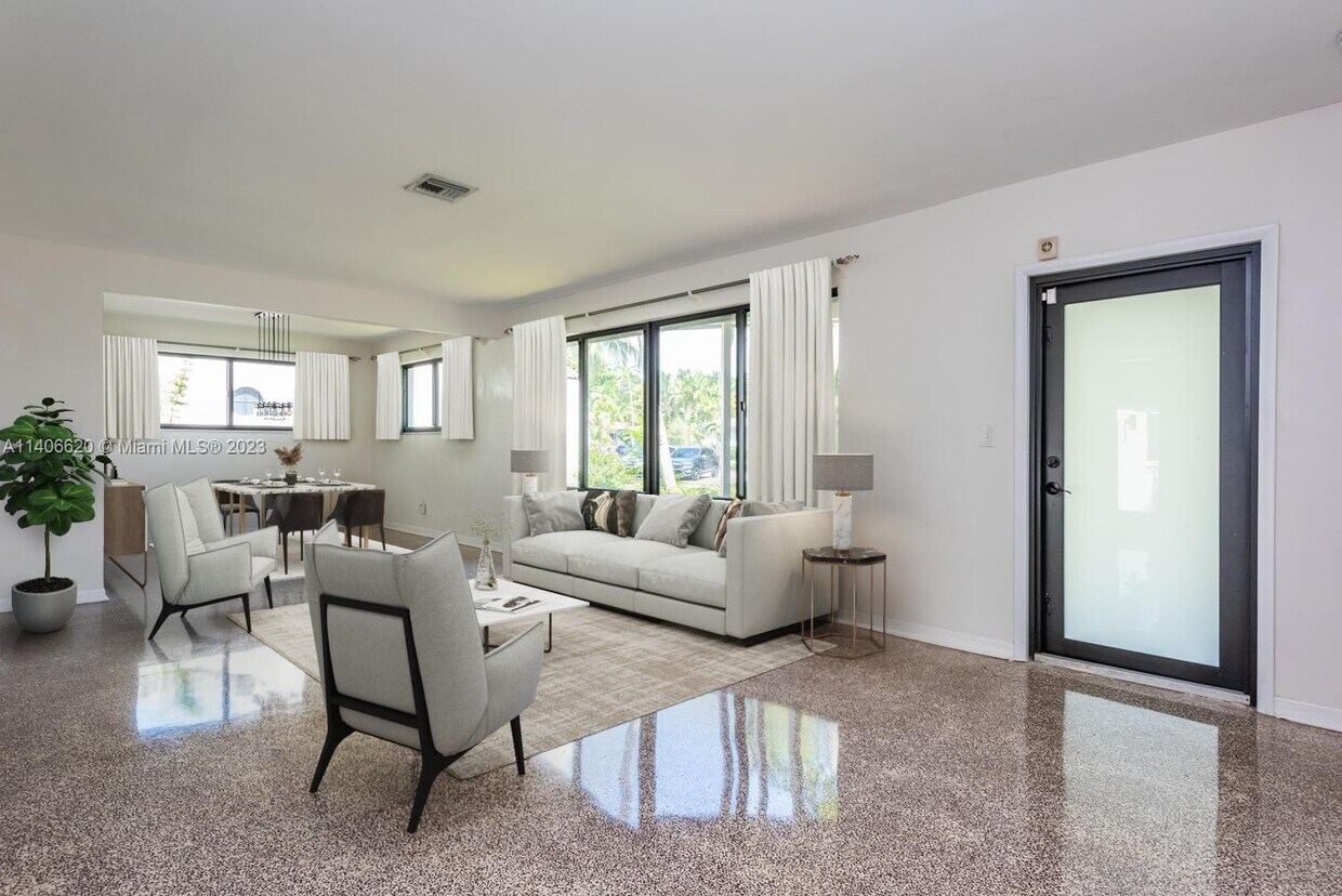 Foto principal - 454 NE 93rd St