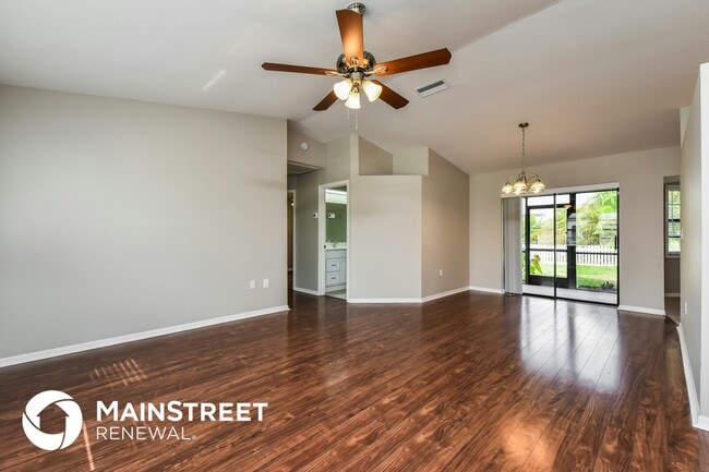 Building Photo - 3304 SW 11th Ct