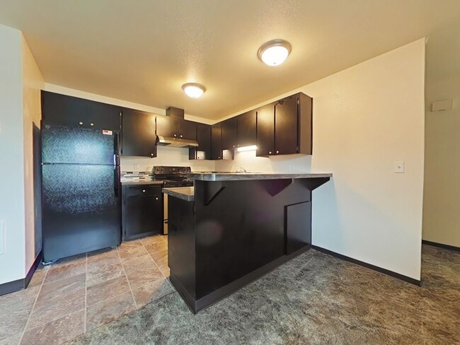 Building Photo - 1 Bedroom Apartment ~ Close to Campus ~ Sm...