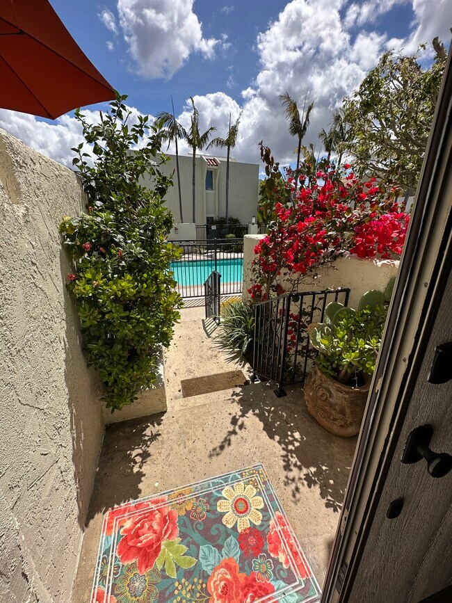 Puerta principal - 429 2nd St