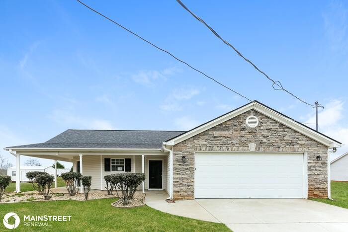 Primary Photo - 165 MILLS CREEK LN, COVINGTON, GA 30016