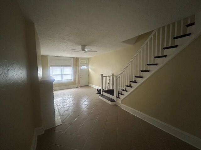 Foto del edificio - 1030A Elm St