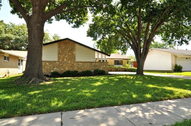 Building Photo - 2812 Ridgeview Ln
