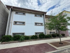 Building Photo - 2546 N Harlem Ave