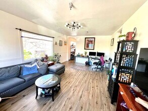 Building Photo - 2602 6th Ave