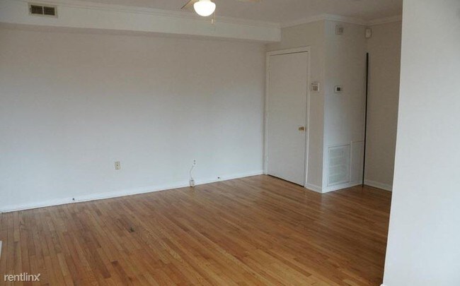 Building Photo - 2100 Fendall St SE