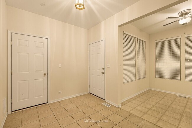 Foto del edificio - 1463 Yellowstone Dr