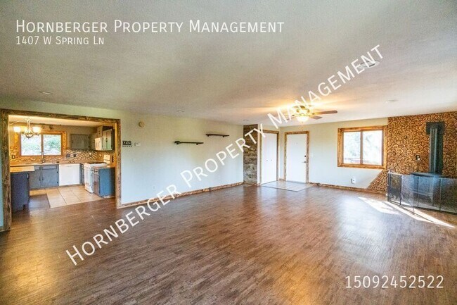 Building Photo - 1407 W Spring Ln