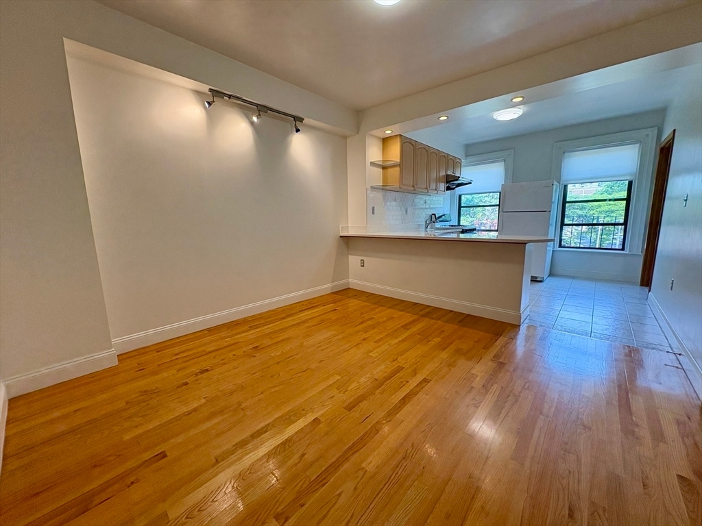 Foto principal - 49 Dwight St