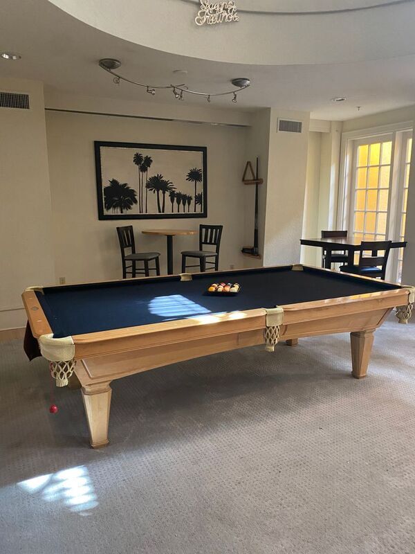 Building Photo - 860 N Orange Ave