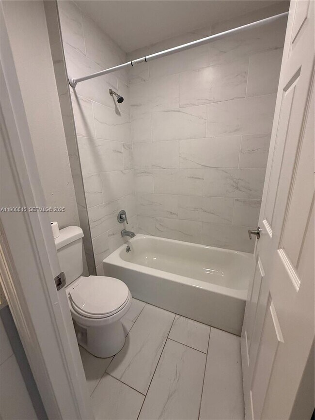 Foto del edificio - 20439 NW 15th Ave