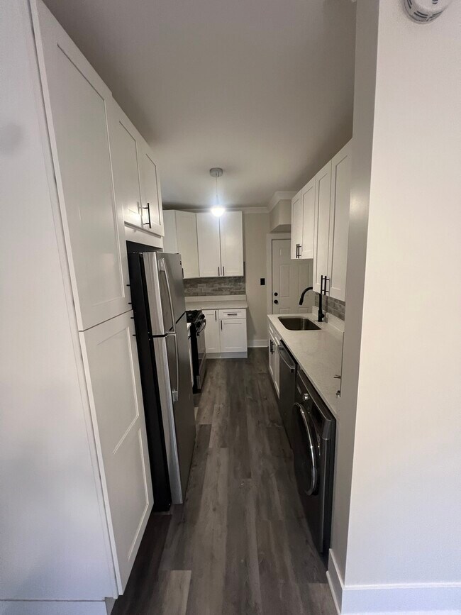 Foto del edificio - 3839 N Greenview Ave