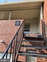Building Photo - 762 W Railroad Ave