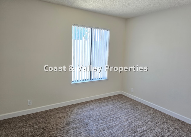 Building Photo - Salinas Home for RENT!!!