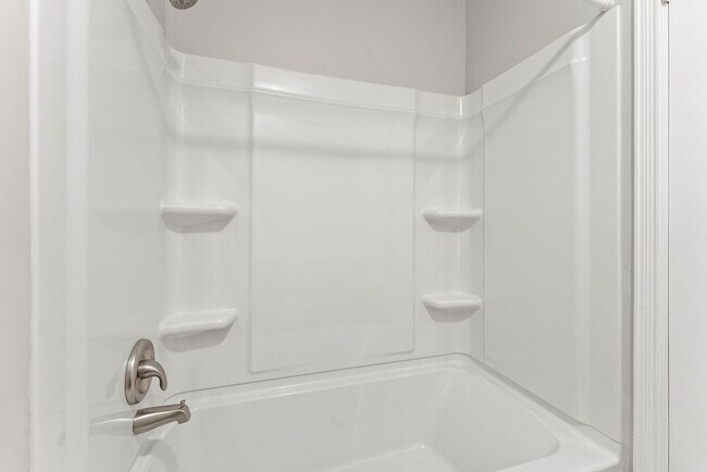 Foto del edificio - 2435 N Homewood Ave